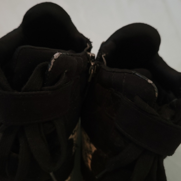 Size 6 Simply Vera Snakeprint Wedge Sneakers - Picture 6 of 11